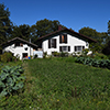 Vue sur Gîte paysan depuis le potager